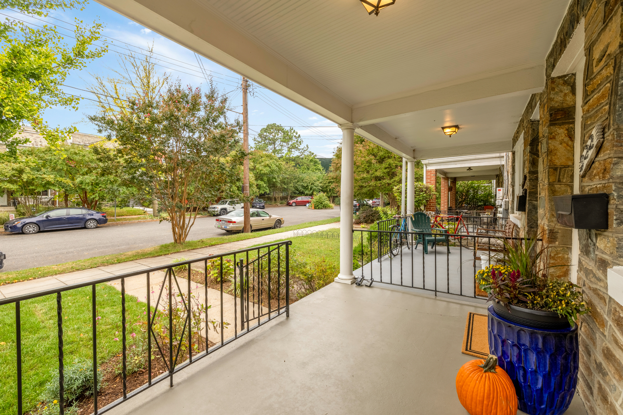 922 Perry Place NE DC  Front porch